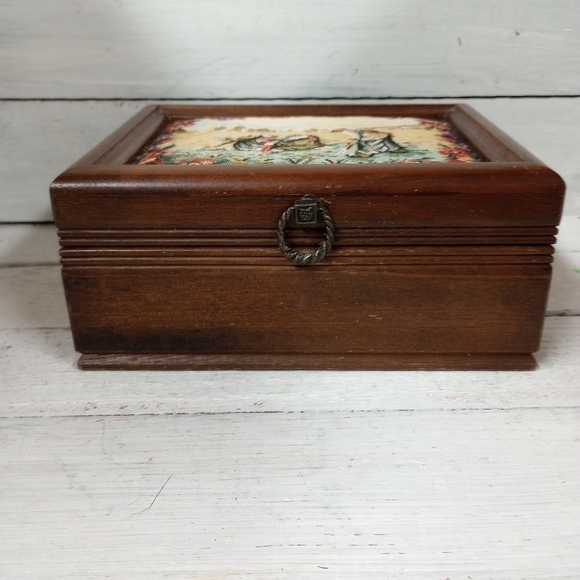 Vintage Pat Yoshikawa, Tapestry Top Jewelry Box, Jewelry Storage, Organizer. - Picture 2 of 12